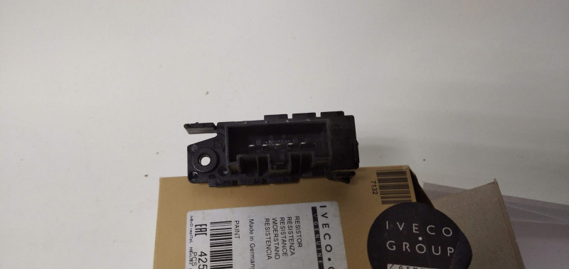 product-thumb